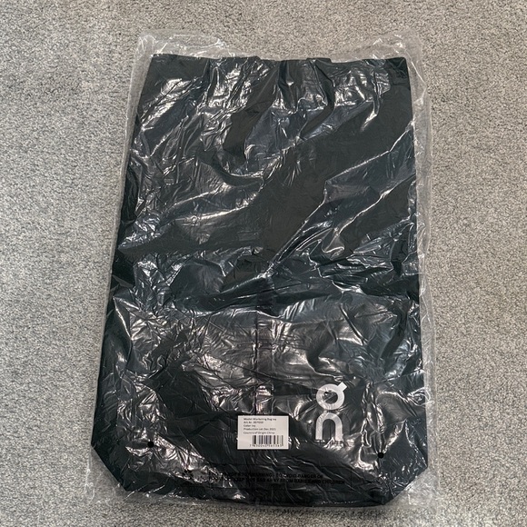 On Running Black Gym Bag